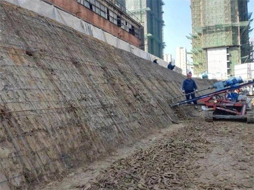 盈江建筑边坡支护